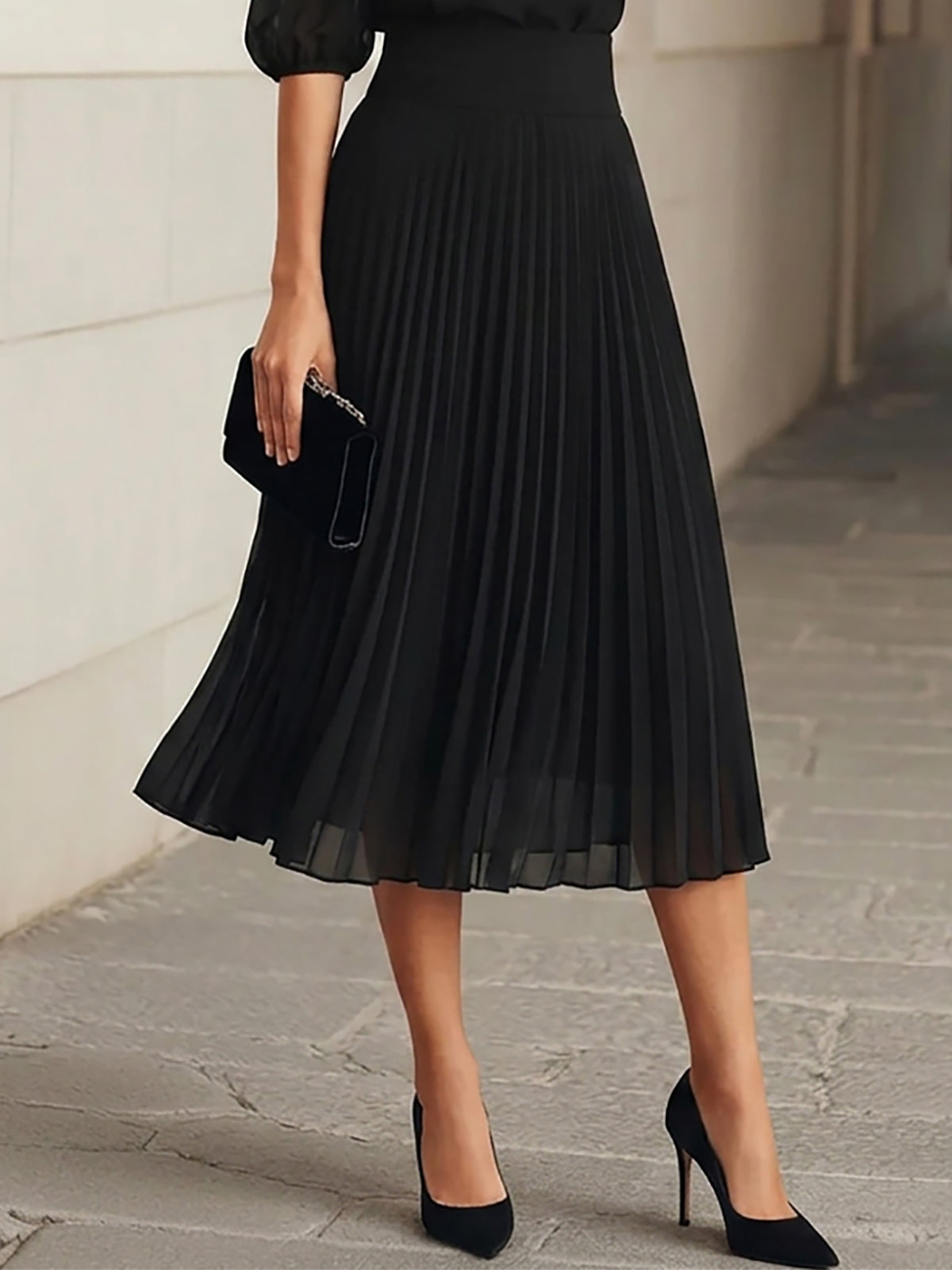 Asta | Sort sæt med top og nederdel med plisserede detaljer med chiffon