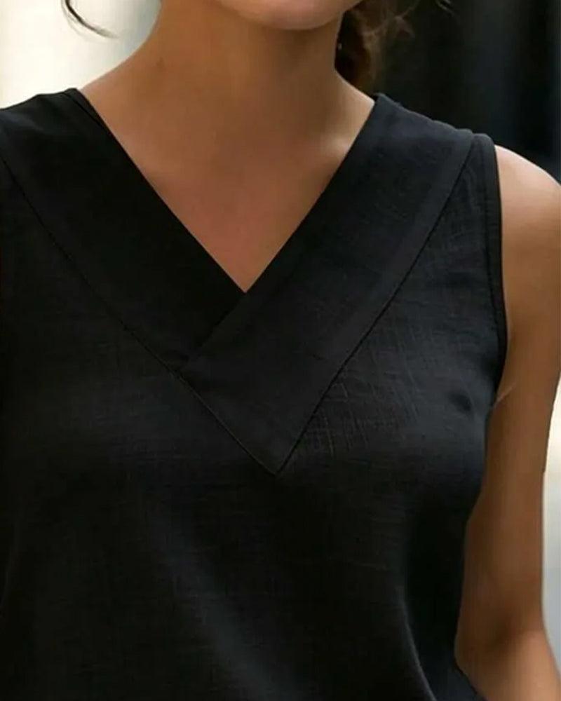 Sofie | Ærmeløs tanktop med V-hals og krydsdetalje