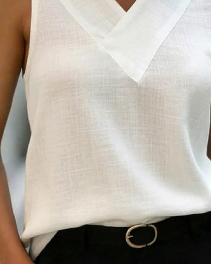 Sofie | Ærmeløs tanktop med V-hals og krydsdetalje