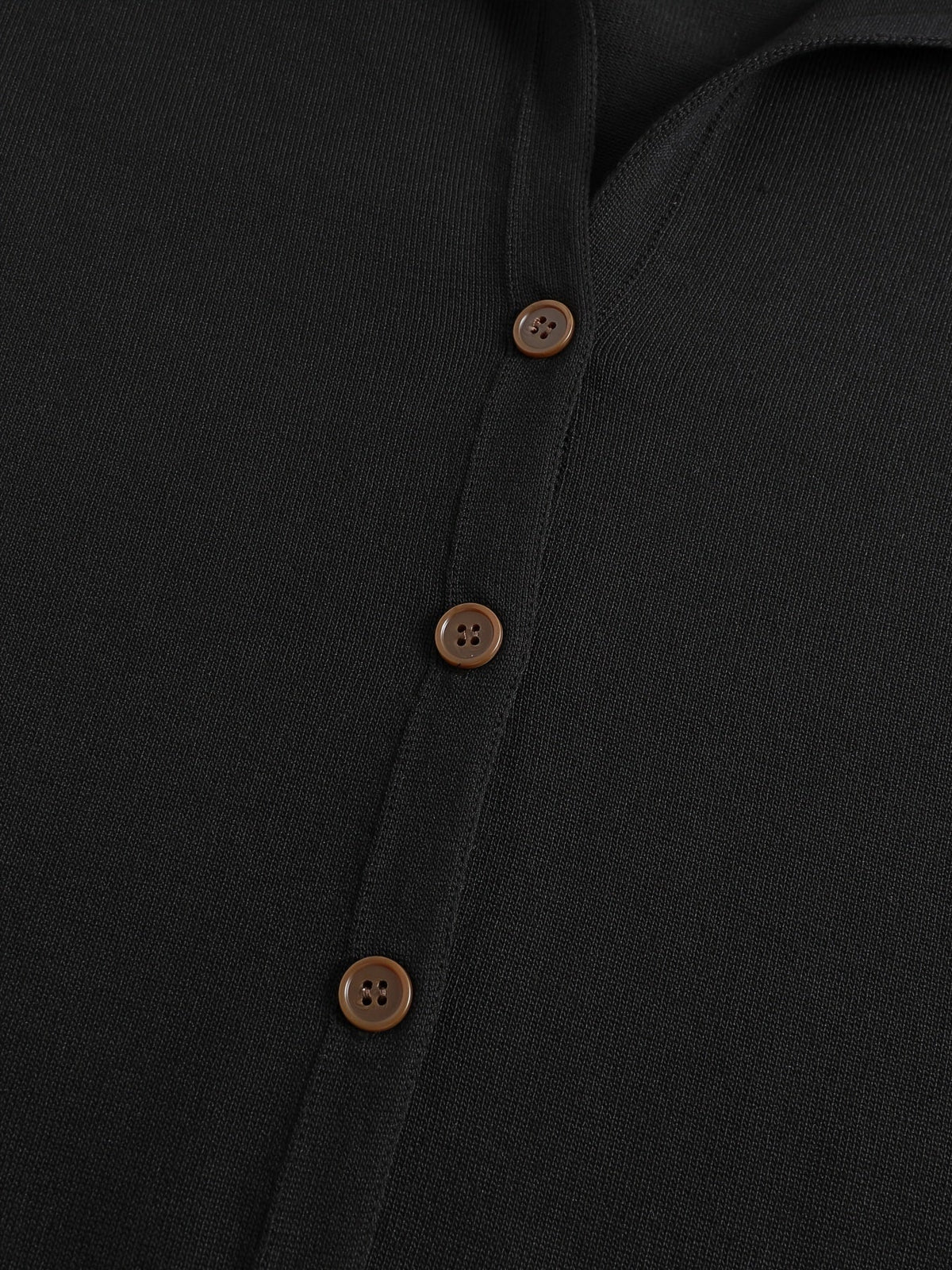 Freja | Sort cardigan med hætte og knapper
