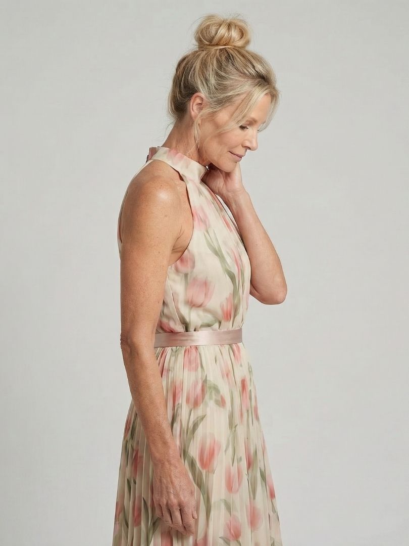 Aurelle | Midikjole med floral halsudskæring