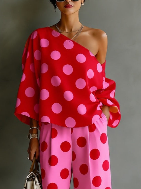 Mira | Rosa sæt med top og bukser med vide ben med prikket print med off-shoulder
