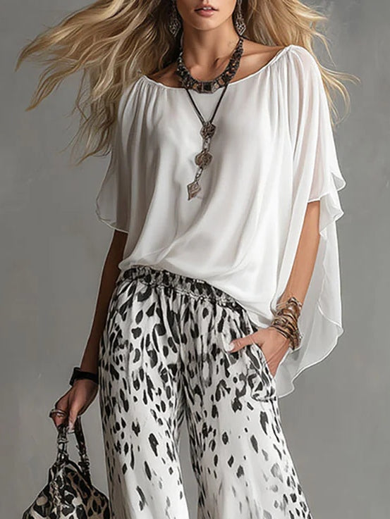Clara | Hvid sæt med skjorte og bukser med leopardprint med chiffon