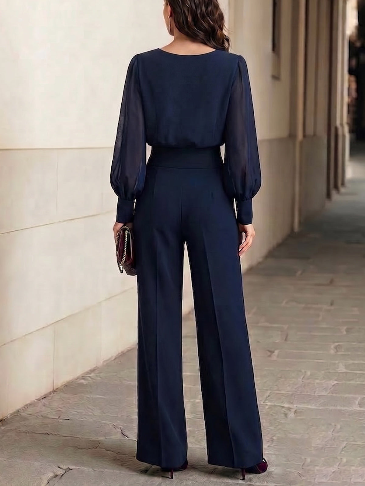 Alberte | Marineblå-blå sæt med top og bukser med vide ben med flæsedetaljer med chiffon