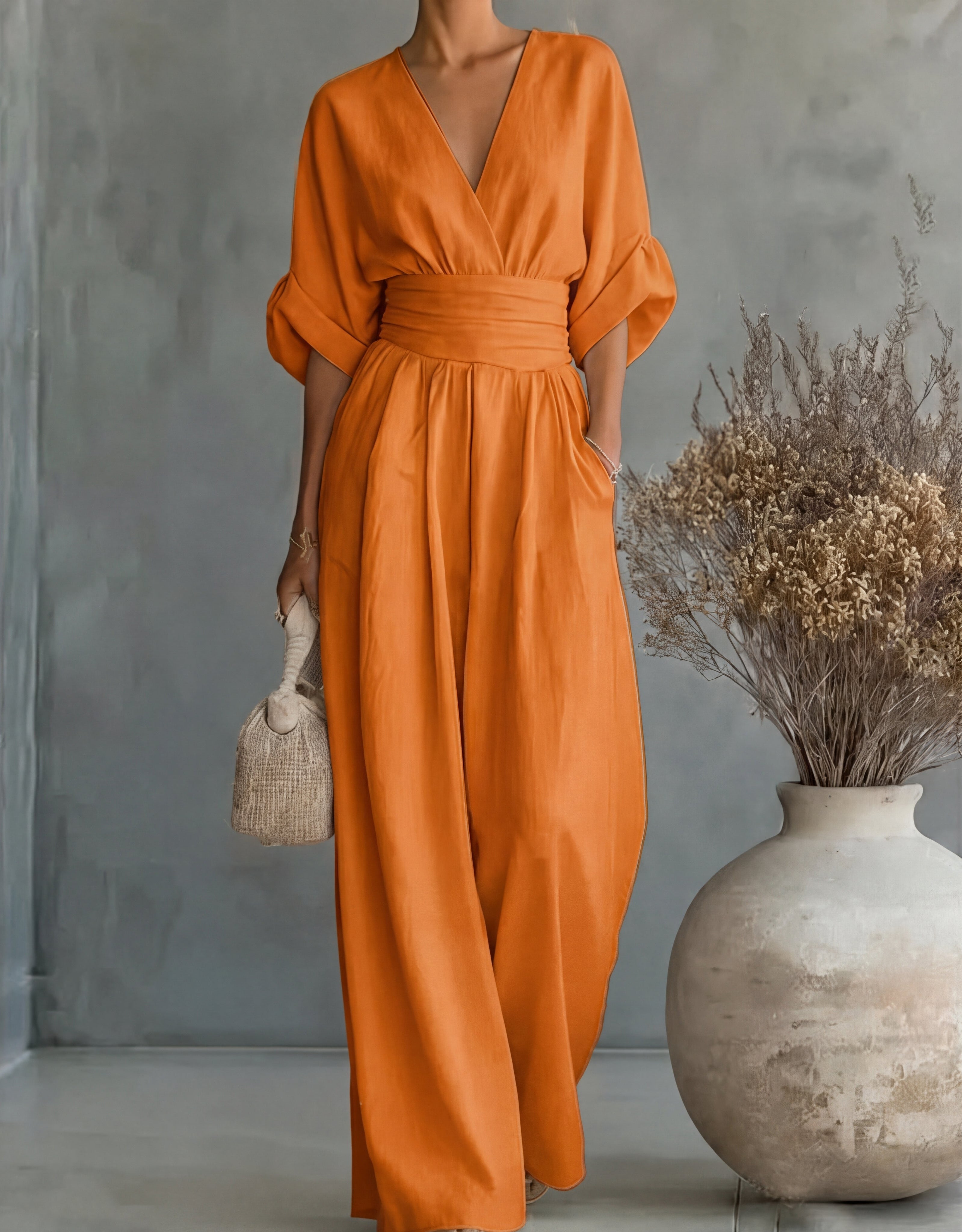 Noelia – Elegant jumpsuit med V-hals