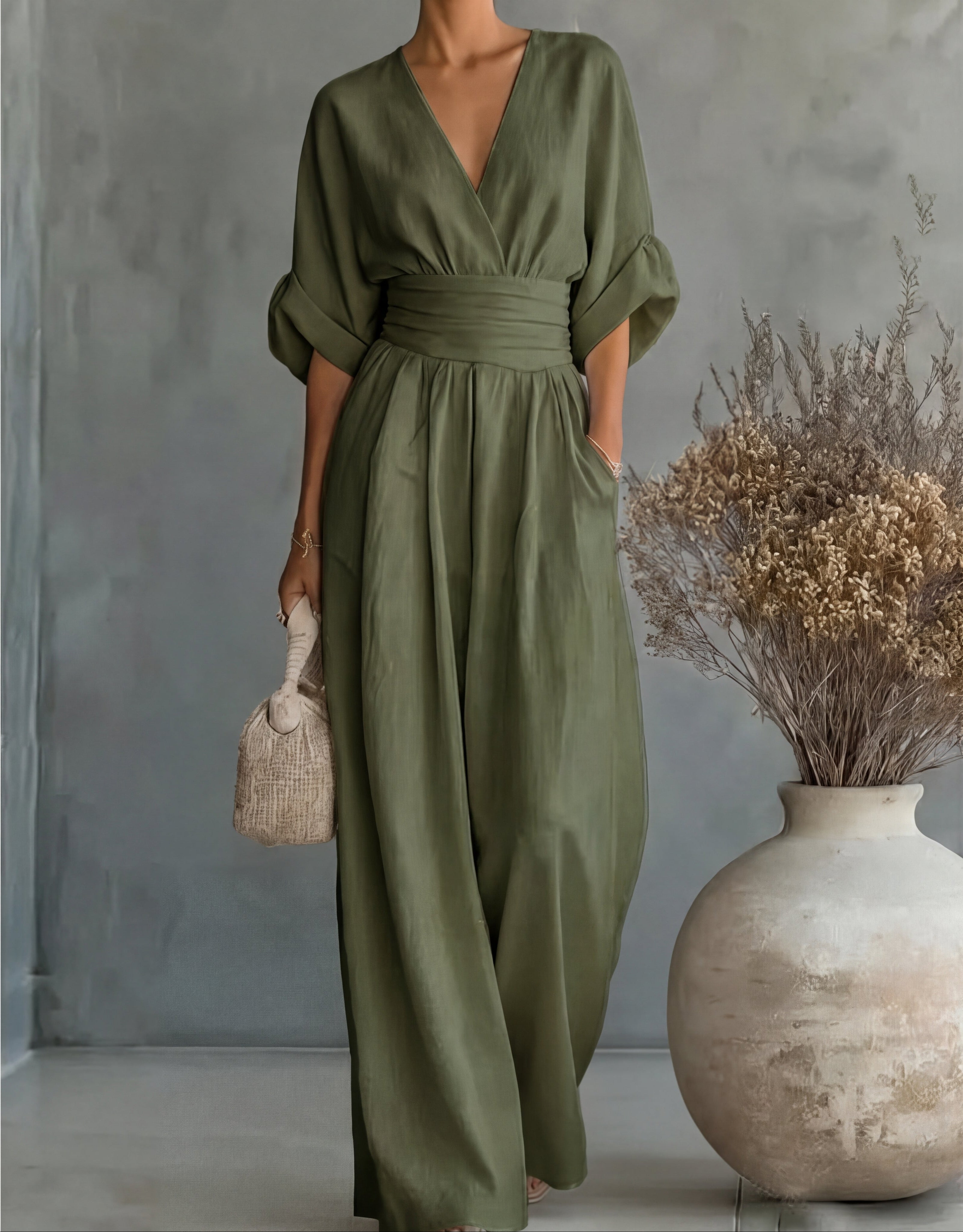 Noelia – Elegant jumpsuit med V-hals