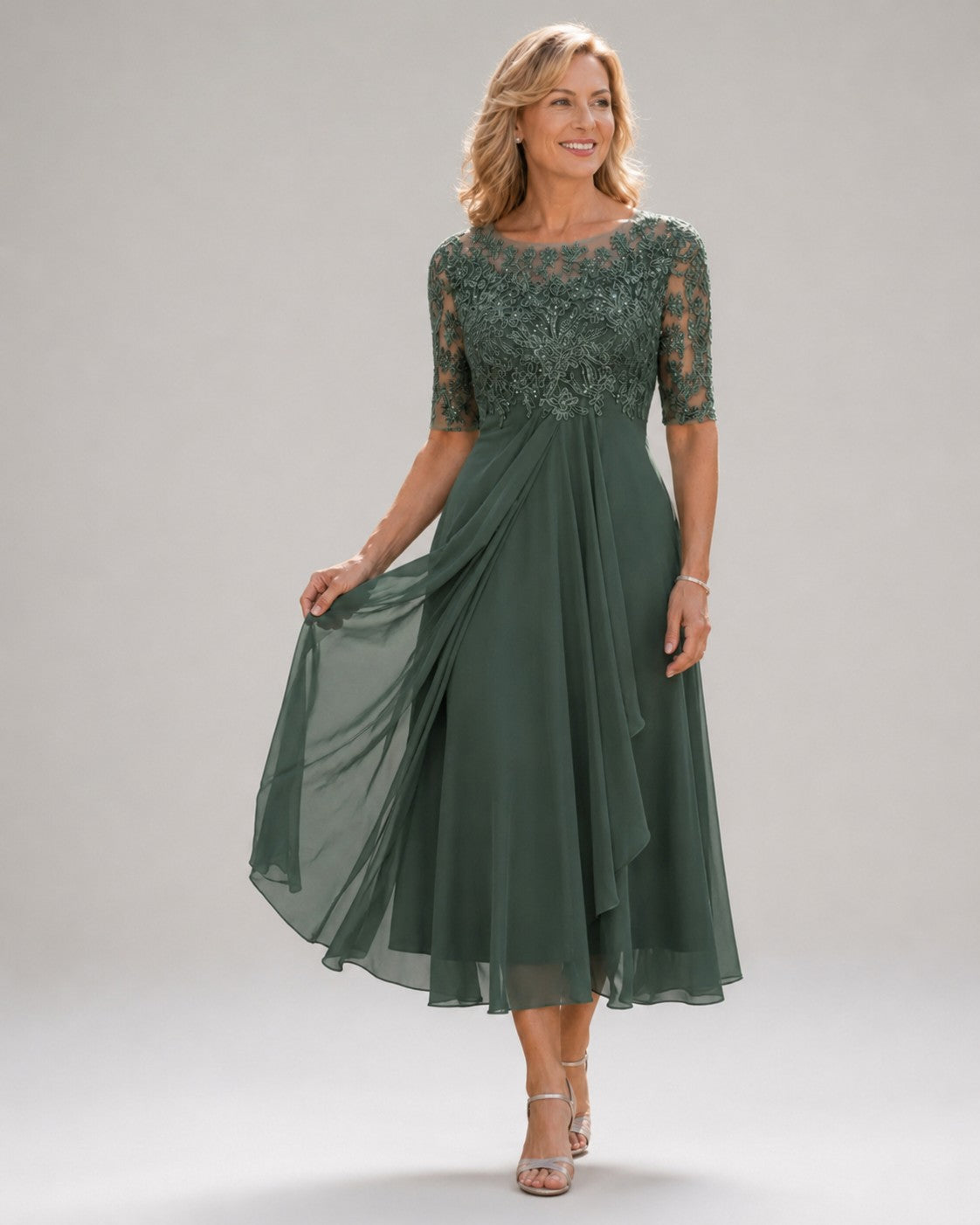 Marina | Elegant midikjole med blonder
