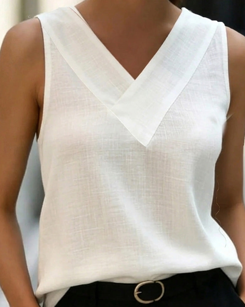 Sofie | Ærmeløs tanktop med V-hals og krydsdetalje