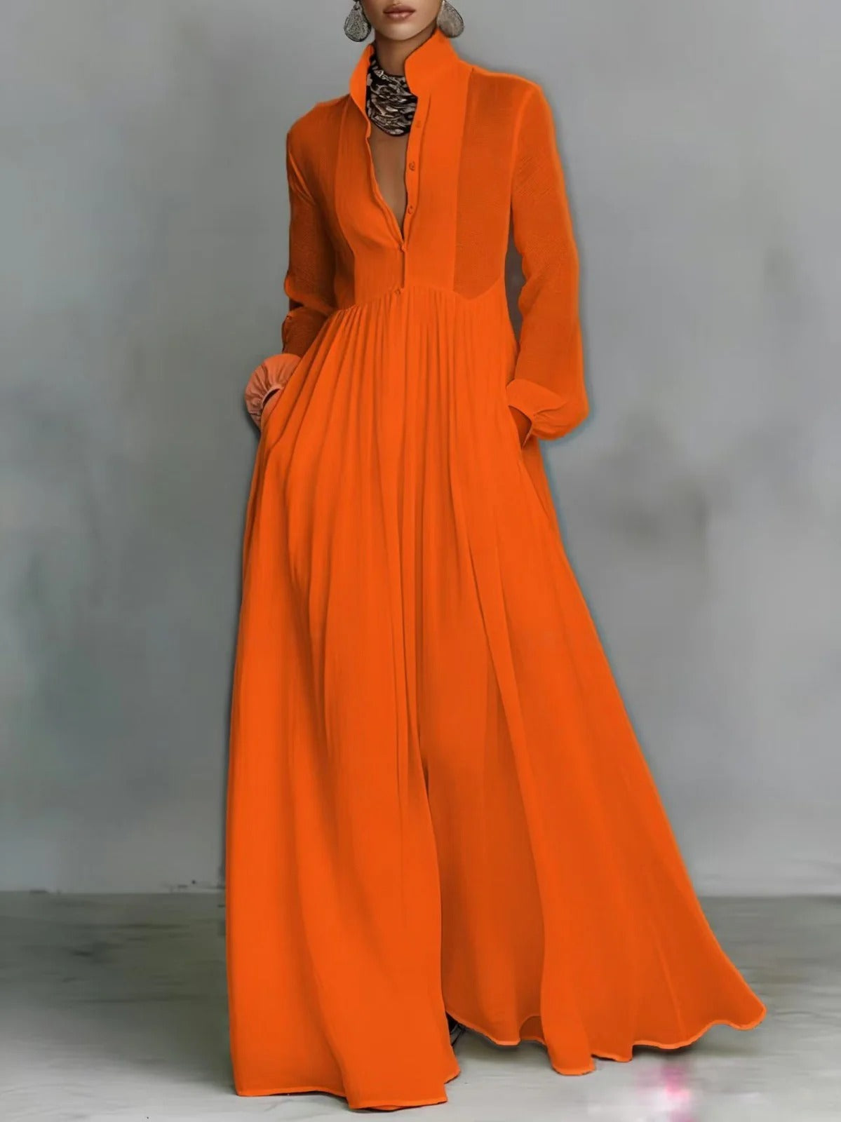 Celine | Orange faldende maxikjole med knaplukning