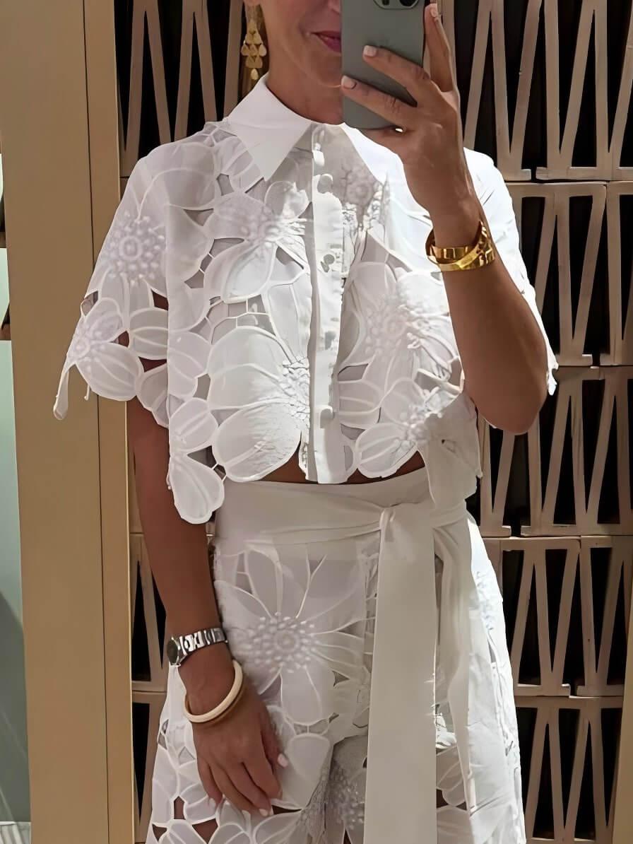 Mira | Sæt med top og bukser med blomsterprint med broderi
