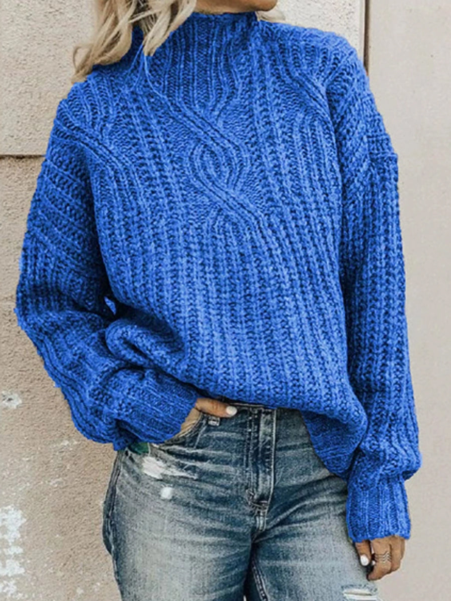 Agnes | Striktrøje med høj hals og pullover-pasform med kabelstrik