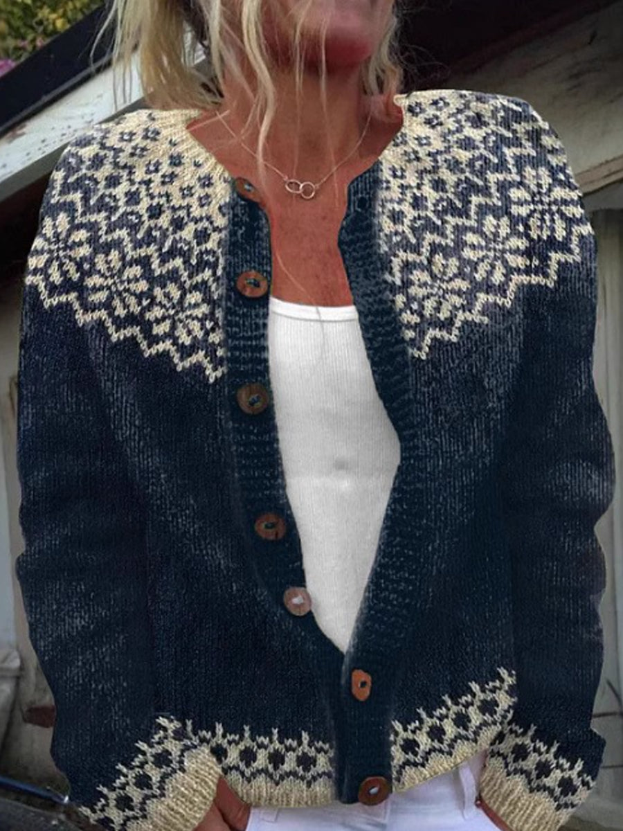 Ellen | Marineblå cardigan med knapper og rund hals med islandsk mønster med kraftig strik