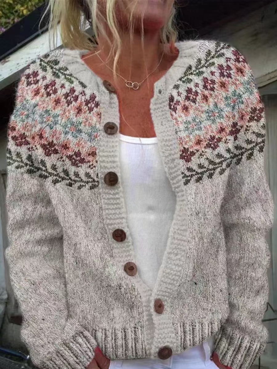 Astrid | Khaki cardigan med knapper og rund hals med islandsk mønster med kraftig strik