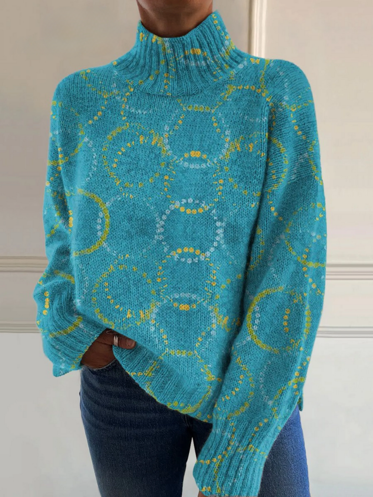 Luna | Varm rollkravebluse med kunstprint med runde former