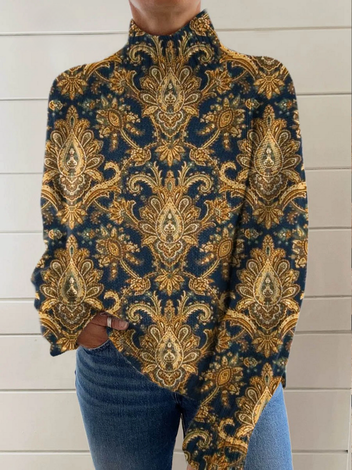 Julie | Varm rollkravebluse med blomsterprint med kunstprint med vintage look