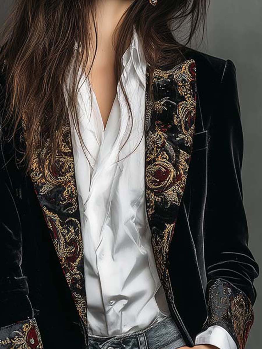 Sofie | Slim fit blazer i sort med barokmønster og revers