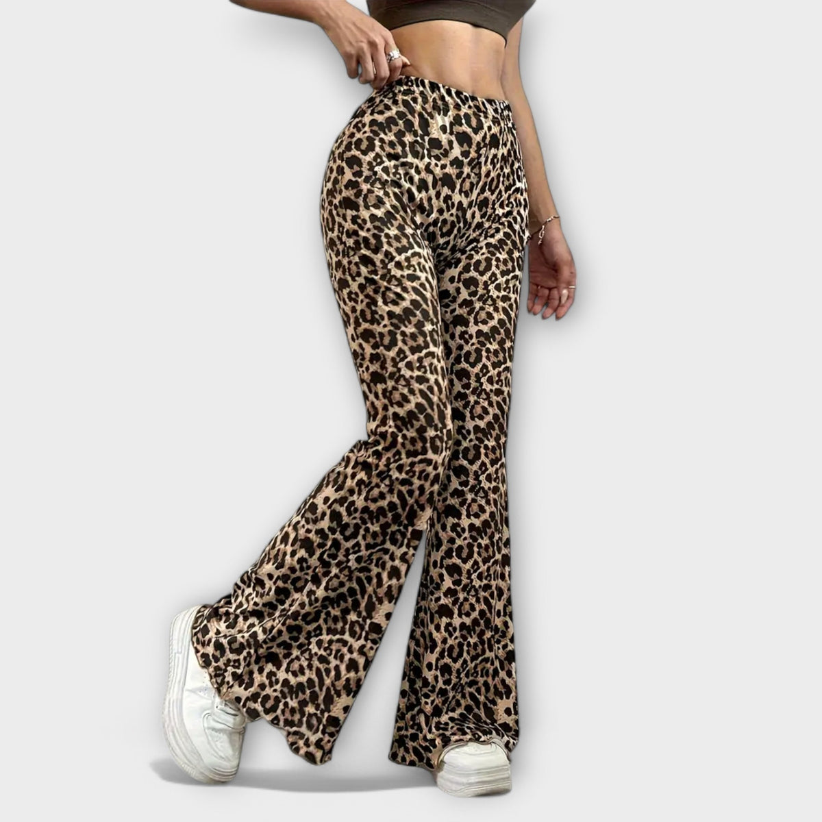 Charie | Højtaljede bootcutbukser med leopardprint