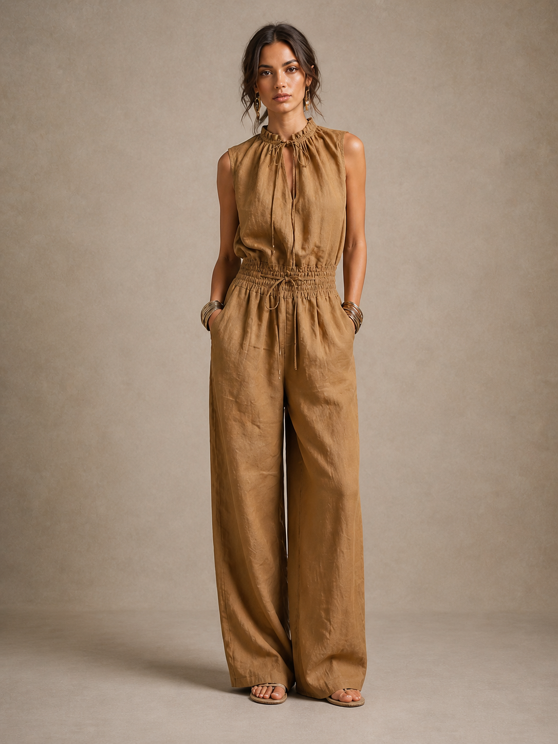 Signe | Jumpsuit med høj hals og brede ben