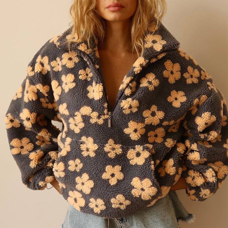 Daisy | Blød teddyjakke med blomsterdetaljer