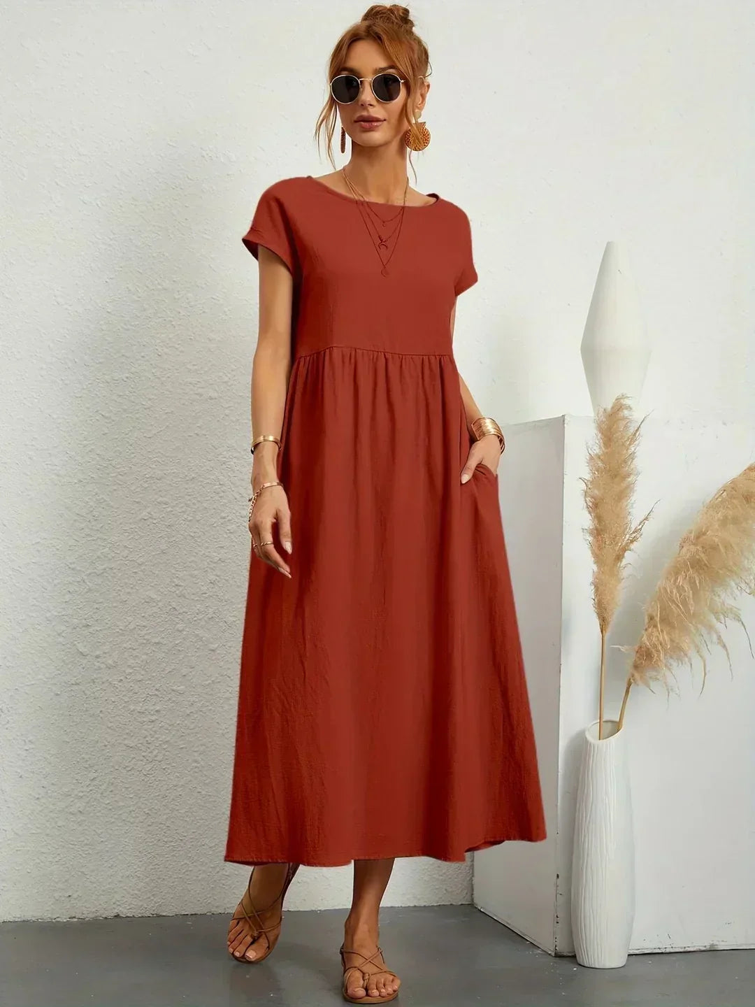 Gabrielle™ — Flydende midikjole med tidløs elegance