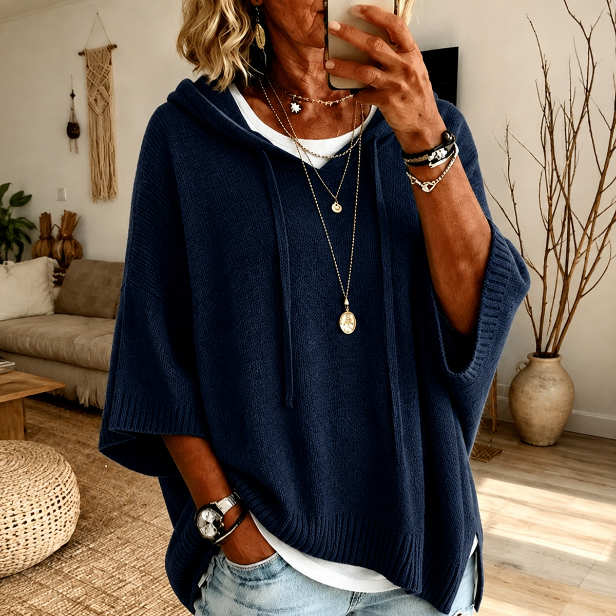 Juliette | Strikponcho med hætte i marineblå