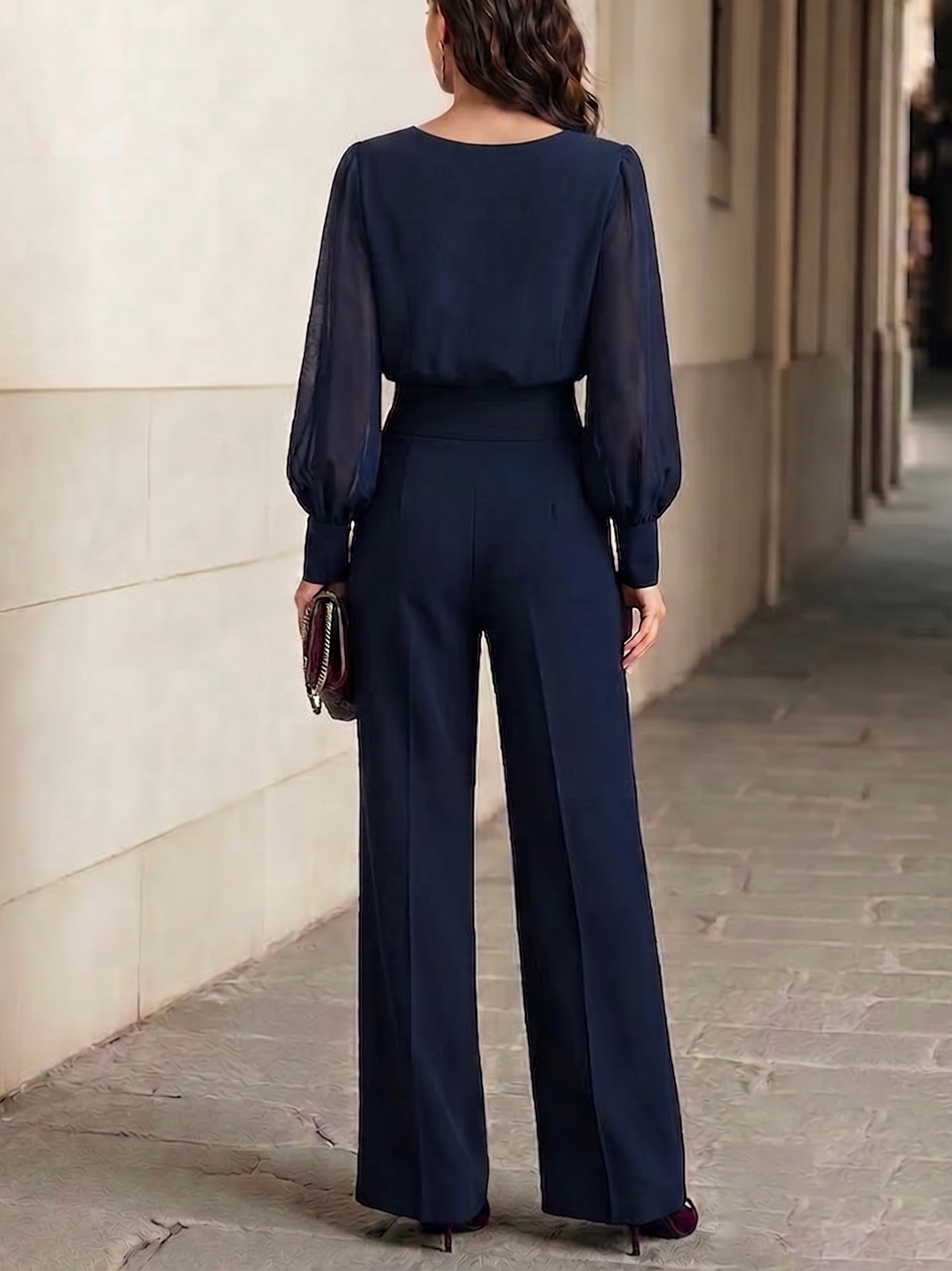 Alberte | Marineblå-blå sæt med top og bukser med vide ben med flæsedetaljer med chiffon