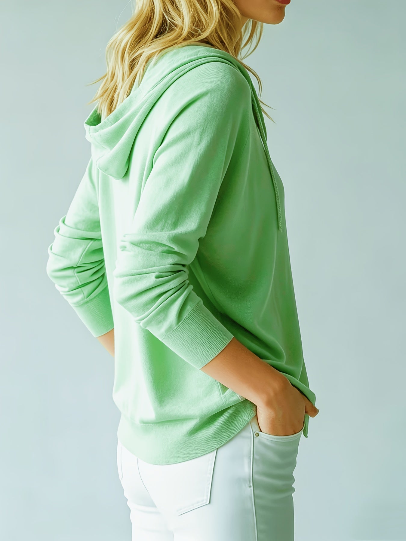 Saga | Lysegrøn cardigan med hætte og knapper