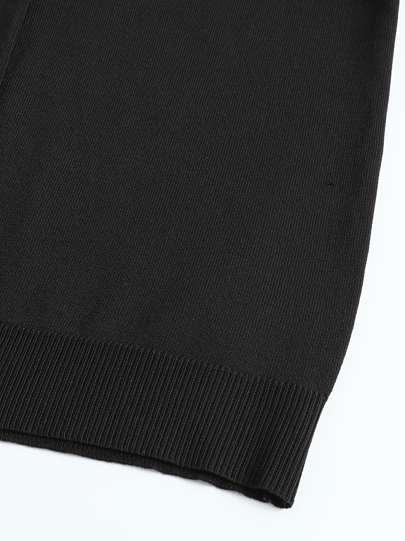 Freja | Sort cardigan med hætte og knapper