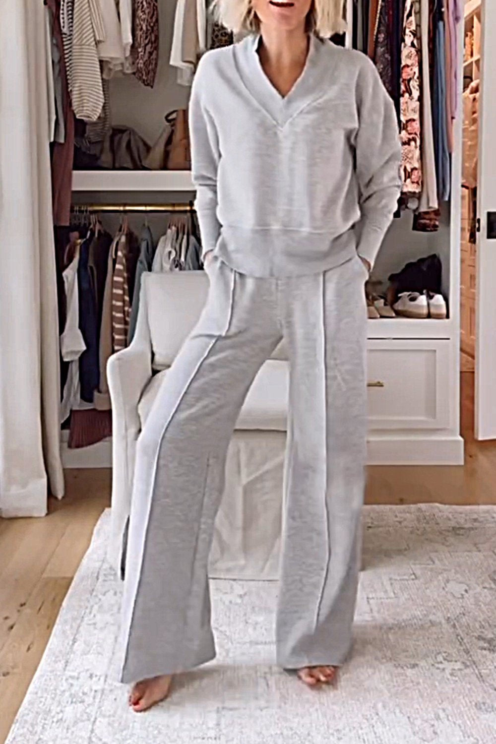 Nina | Sæt med top og bukser med V-hals