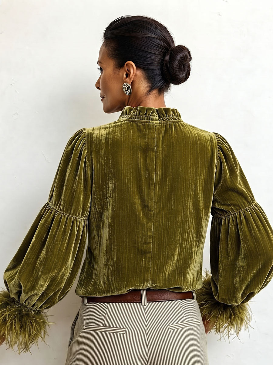 Ingrid | Velourbluse med flæsekrave
