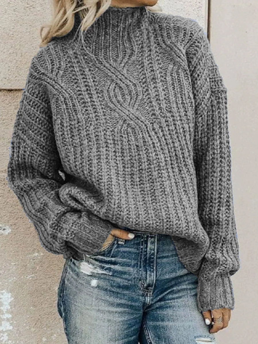 Agnes | Striktrøje med høj hals og pullover-pasform med kabelstrik