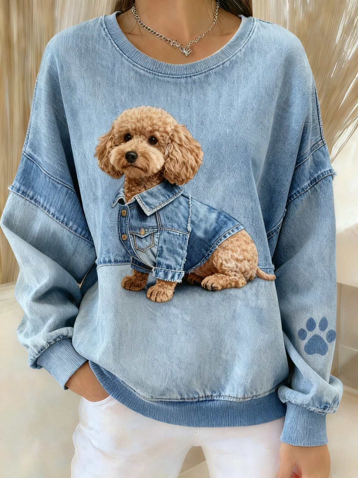Smilla | Sweatshirt med denim patchwork og hundemotiv og kunstprint