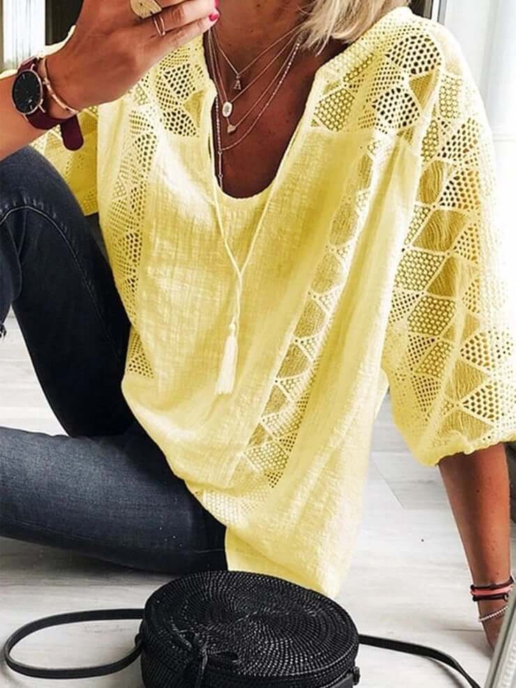 Fiora™ Amara Ajourbluse med Pompondetaljer - Blå