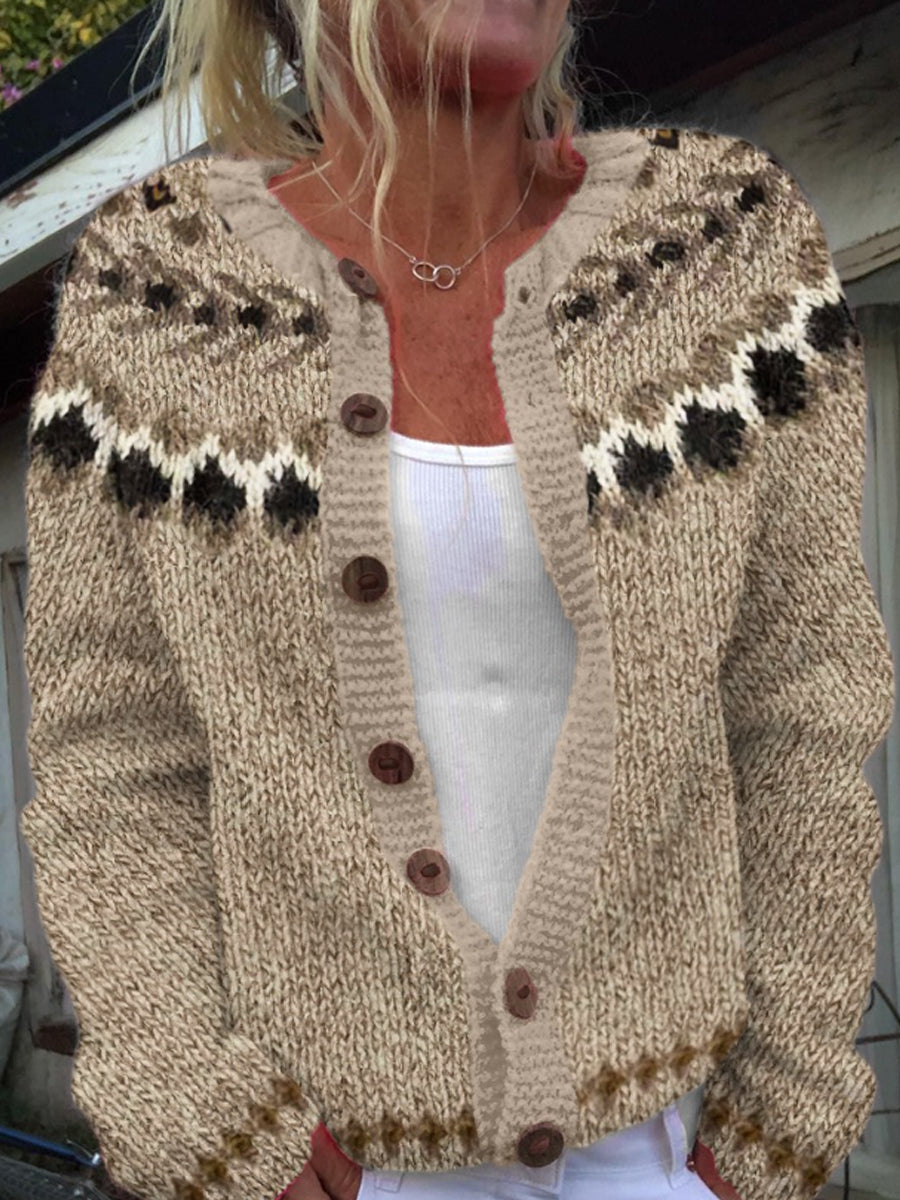 Victoria | Khaki cardigan med knapper og rund hals med islandsk mønster med kraftig strik