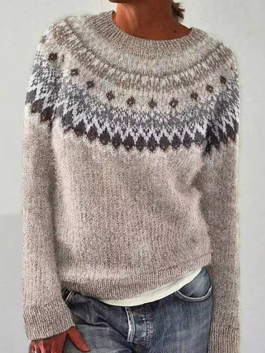Saga | Rosa striktrøje med rund hals og pullover-pasform med islandsk mønster