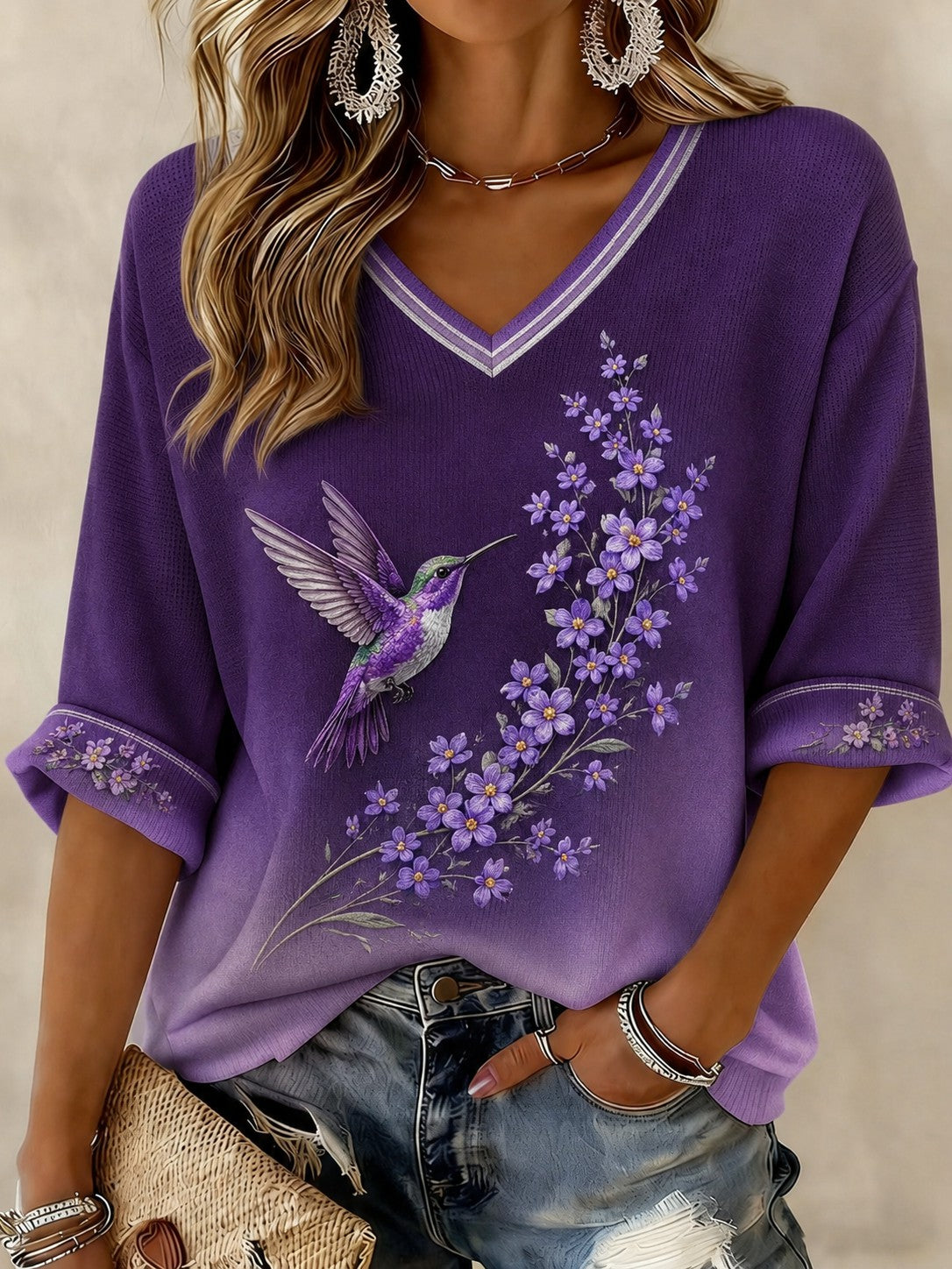 Maja | Blomsterprintet T-shirt med V-hals